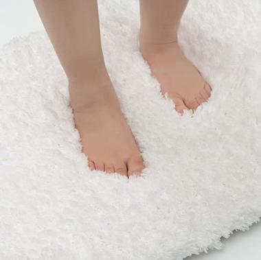 Ruth Mari Luxury Bathroom Rug Mat, Soft Memory Foam Mat, Thick Plush Shag Bath Rug, Absorbent, Non-Slip, Machine Washable, Quick Dry, Premium Carpet Mat for Bathroom, Shower, Bathtub White 20"x32"