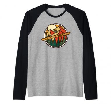 Vintage Woodburn, Oregon Mountain Hiking Souvenir Print Raglan Baseball Tee