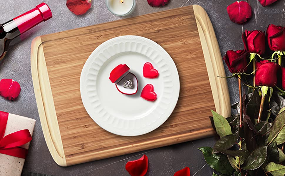 Valentine&#39;s Bamboo Cutting Board