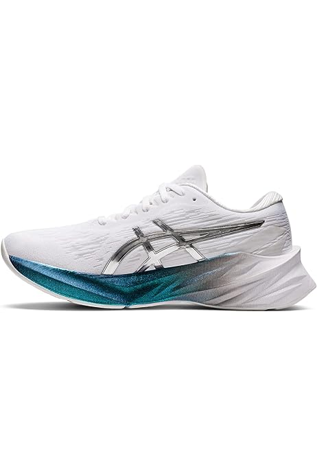 Women's NOVABLAST 3 Platinum Running Shoes