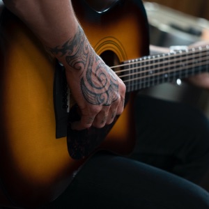 Keith Urban Playing the URBAN Guitar by Yamaha