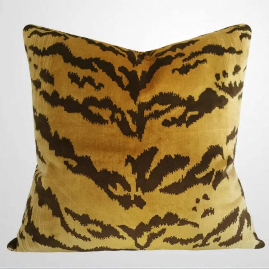 ArogGeld Chinoiserie Tiger Pillow Velvet Pillow Covers Asian Style Throw Pillow Cover Animal Print Tiger Farmhouse Pillow Case Cushion Cover Home Decor for Sofa Living Room Bedroom 22x22in