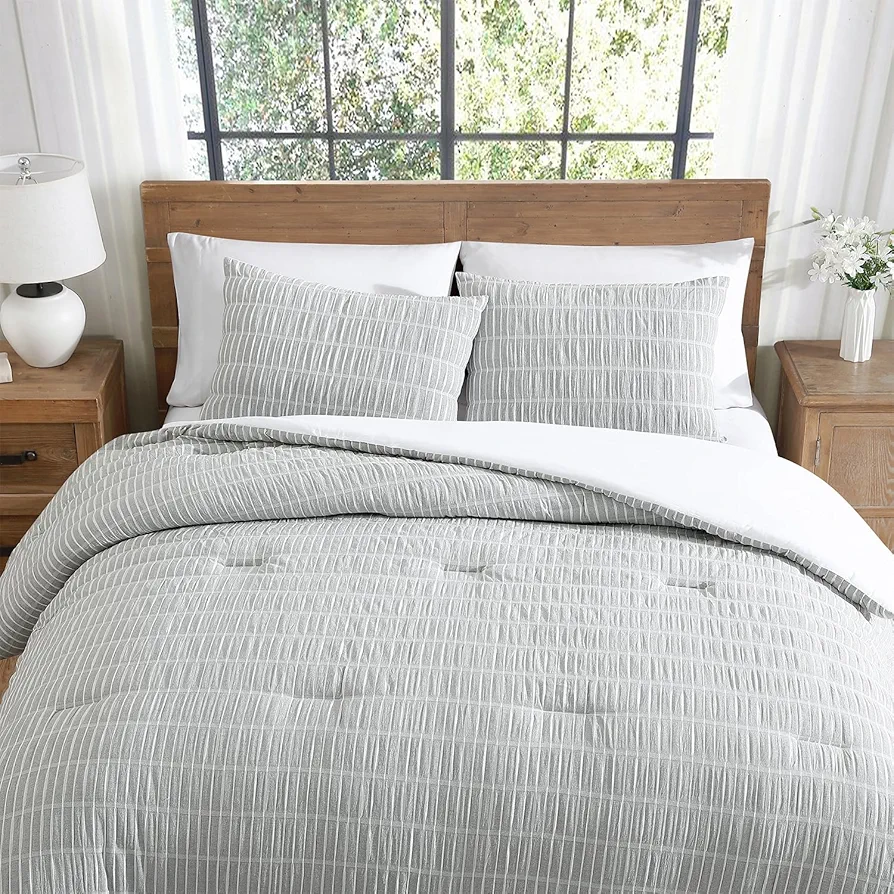 Tahari Home - Comforter Set, Lightweight Bedding with Matching Pillow Shams, Dorm Room Essentials, Puckered Seersucker Room Decor (Ivy Grey/White, Full/Queen)