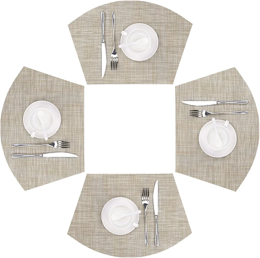 SHACOS Wedge Placemats Set of 4 Woven Vinyl Round Table Placemats Wipe Clean Round Table Mats Indoor Outdoor, Beige