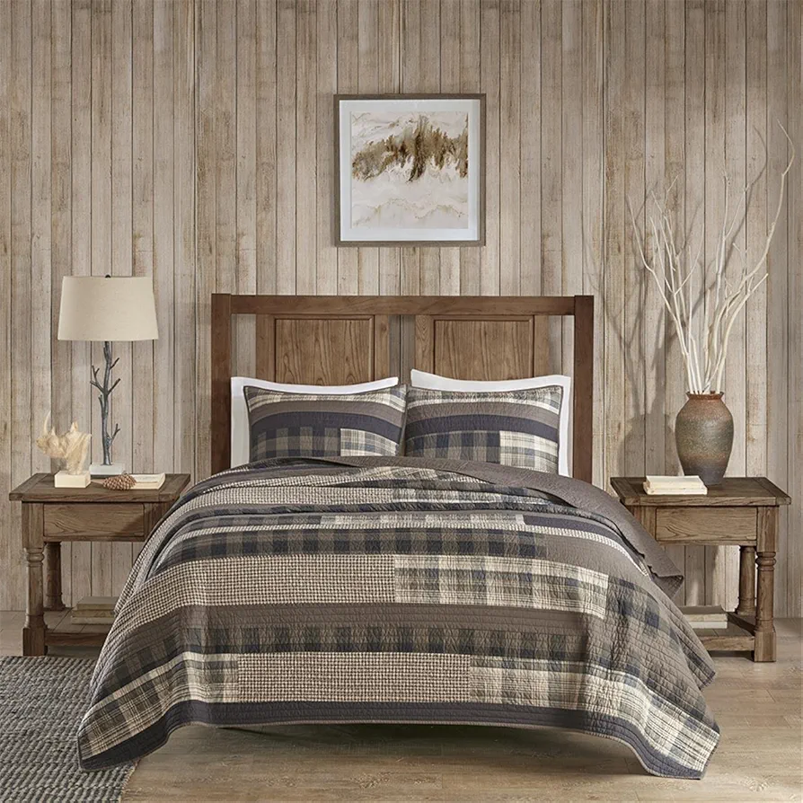 Woolrich Reversible Quilt Set - Cottage Styling Reversed to Solid Color, All Season Lightweight Coverlet, Cozy Bedding Layer, Matching Shams, Oversized King/Cal King, Winter Plains Stripes Taupe